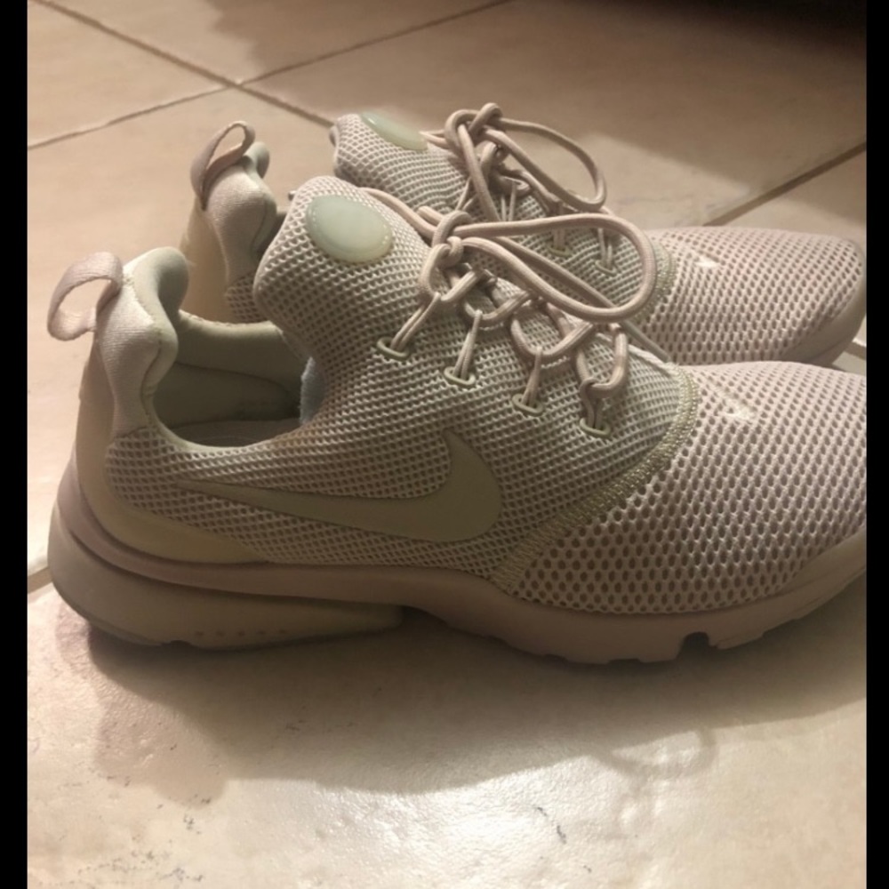 Womens nike sneakers